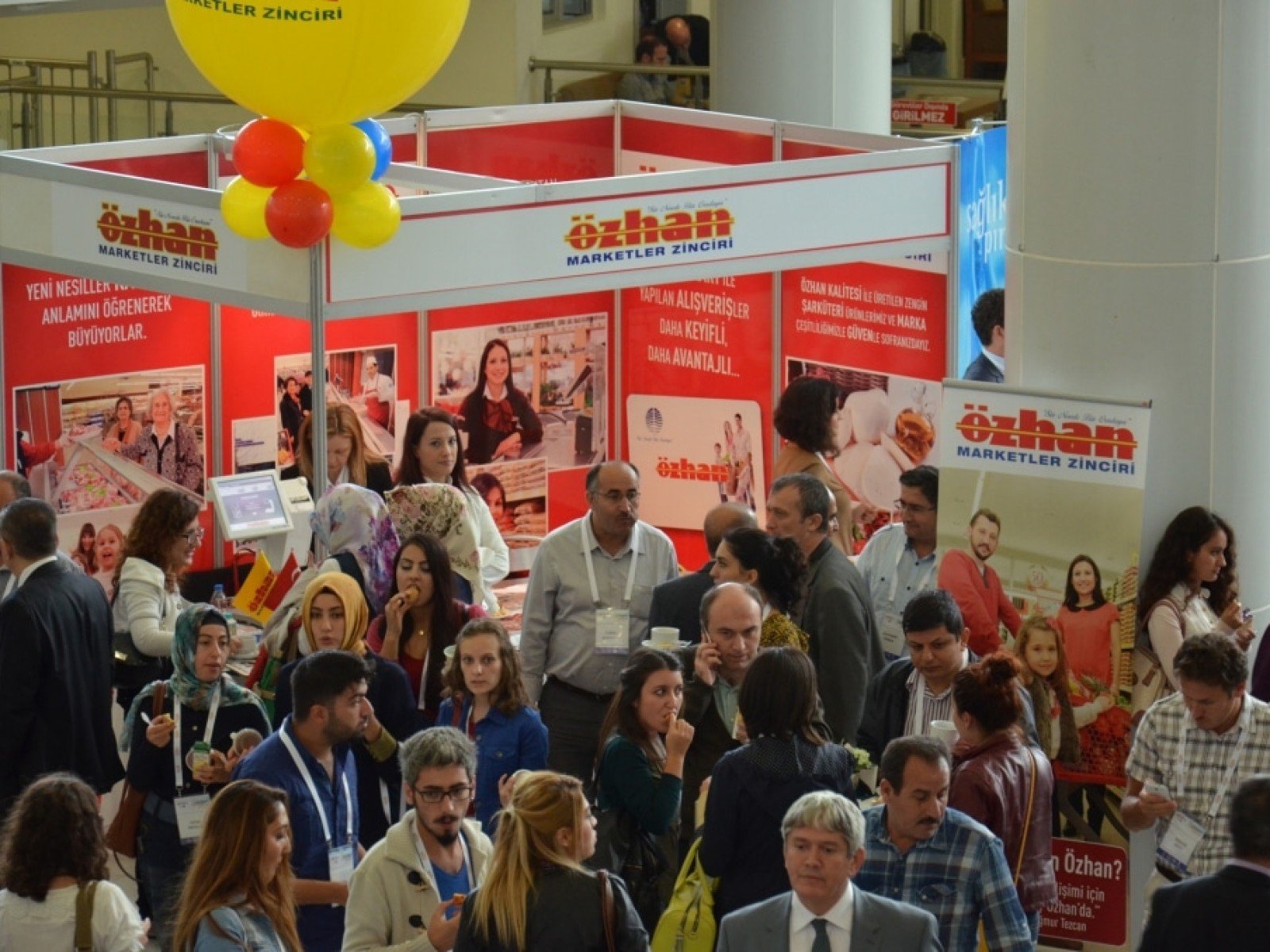 GIDA KONGRESİNDE ÖZHAN’A YOĞUN İLGİ